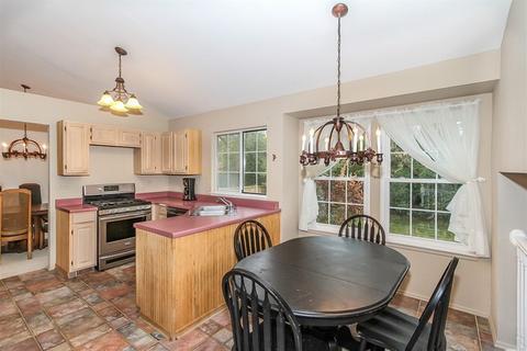 243 Gatewood Ln, Bartlett, IL 60103 photo 10