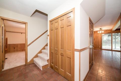 1601 Alison Dr, Elgin, IL 60123 photo 2