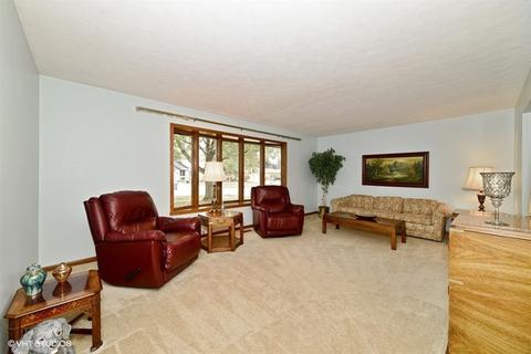 868 Dedham Ln, Bartlett, IL 60103 photo 4