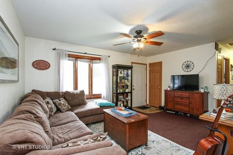 1110 Hilltop Blvd, Mchenry, IL 60050 photo 3