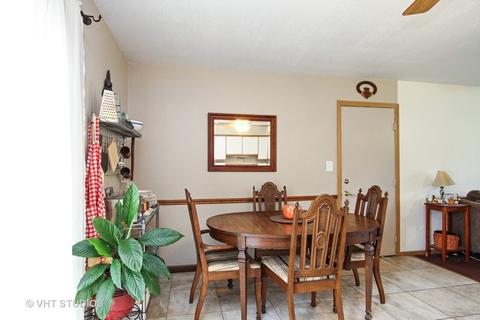 1110 Hilltop Blvd, Mchenry, IL 60050 photo 5