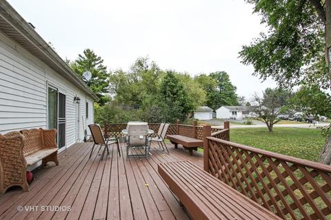 1110 Hilltop Blvd, Mchenry, IL 60050 photo 9