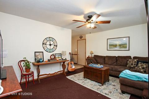 1110 Hilltop Blvd, Mchenry, IL 60050 photo 2