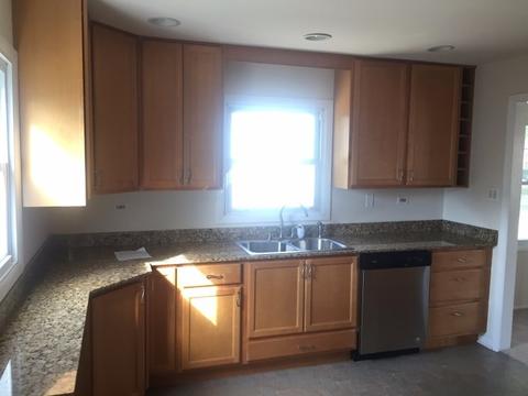 8215 45th St, Lyons, IL 60534 photo 2
