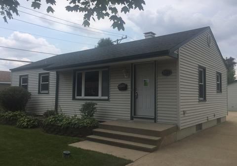 8215 45th St, Lyons, IL 60534 photo 1