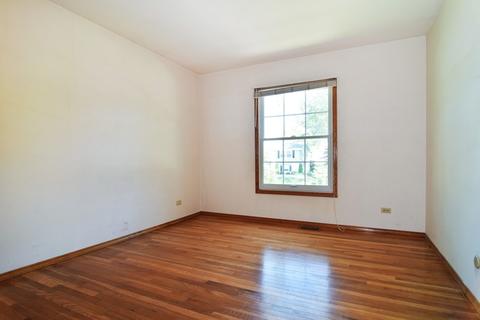 1055 Lancaster Ct, Hoffman Estates, IL 60169 photo 13