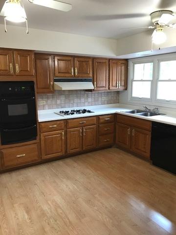 1055 Lancaster Ct, Hoffman Estates, IL 60169 photo 5