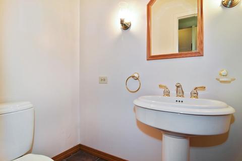 1055 Lancaster Ct, Hoffman Estates, IL 60169 photo 16