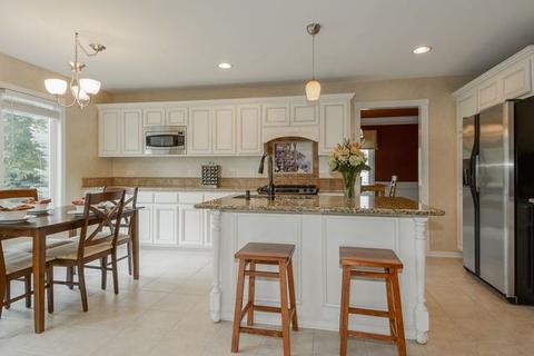 13632 Sharp Dr, Plainfield, IL 60544 photo 4