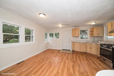 1254 Cedar Ave, Elgin, IL 60120 photo 4