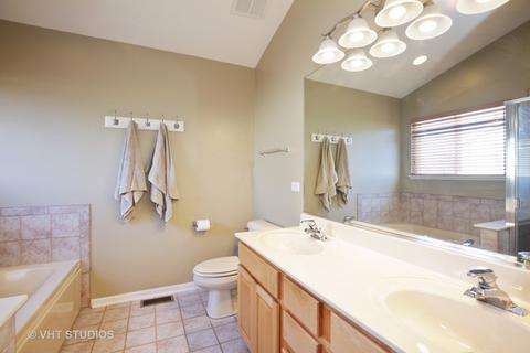 82 Meadows Dr, Gilberts, IL 60136 photo 13