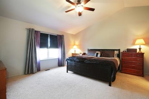 82 Meadows Dr, Gilberts, IL 60136 photo 12