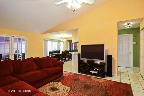 670 W Highgoal Dr, Wheeling, IL 60090 photo 2