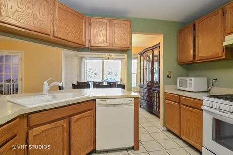 670 W Highgoal Dr, Wheeling, IL 60090 photo 3
