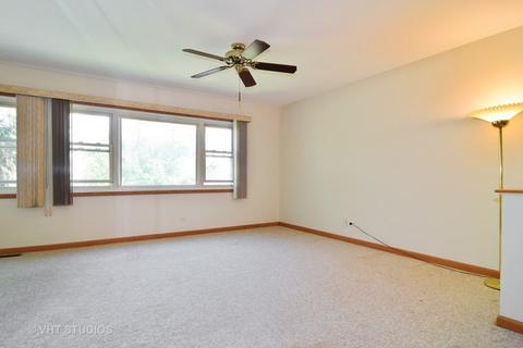 516 Harvard Ln, Hoffman Estates, IL 60169 photo 2