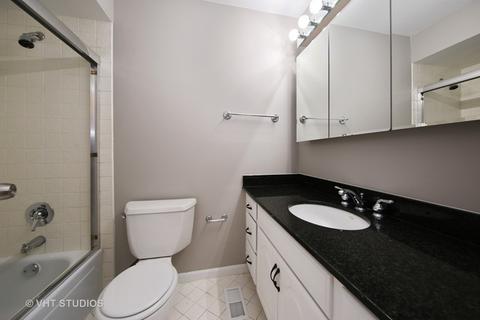324 Sheridan Dr #2B, Willowbrook, IL 60527 photo 8