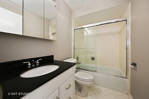 324 Sheridan Dr #2B, Willowbrook, IL 60527 photo 6