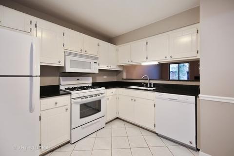 324 Sheridan Dr #2B, Willowbrook, IL 60527 photo 3