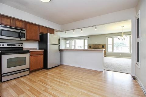 655 Circle Ct, Bradley, IL 60915 photo 5