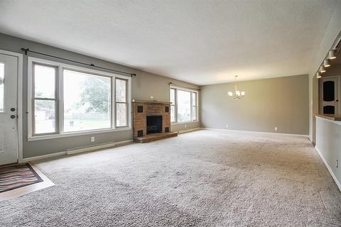 655 Circle Ct, Bradley, IL 60915 photo 2