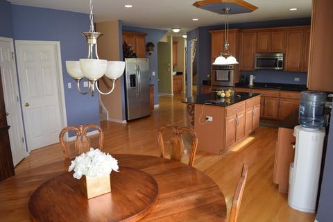 688 Norfolk Ave, Bartlett, IL 60103 photo 15