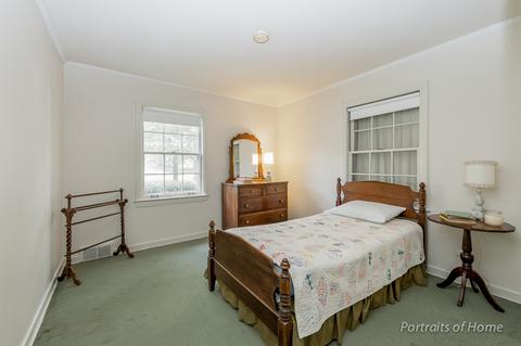 246 E Park Ave, Wheaton, IL 60189 photo 8