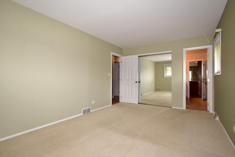 320 Ambleside Rd, Des Plaines, IL 60016 photo 14