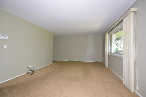 320 Ambleside Rd, Des Plaines, IL 60016 photo 7