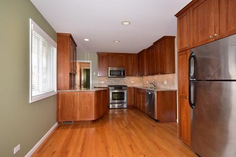 320 Ambleside Rd, Des Plaines, IL 60016 photo 2