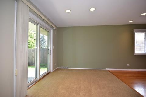 320 Ambleside Rd, Des Plaines, IL 60016 photo 9