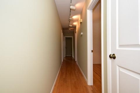 320 Ambleside Rd, Des Plaines, IL 60016 photo 15