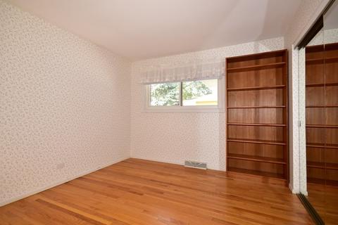 320 Ambleside Rd, Des Plaines, IL 60016 photo 19