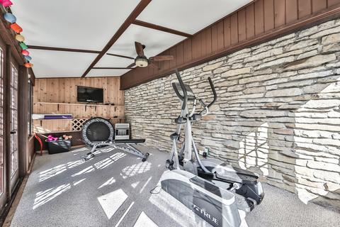371 Kent Rd, Riverside, IL 60546 photo 31