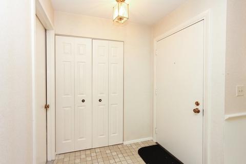 4650 Calvert Dr #D1, Rolling Meadows, IL 60008 photo 3