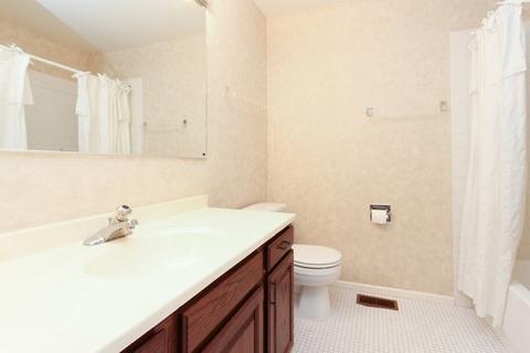 4650 Calvert Dr #D1, Rolling Meadows, IL 60008 photo 17