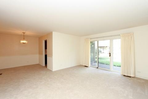 4650 Calvert Dr #D1, Rolling Meadows, IL 60008 photo 4