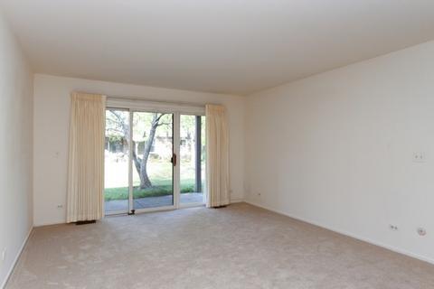 4650 Calvert Dr #D1, Rolling Meadows, IL 60008 photo 5