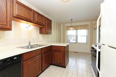 4650 Calvert Dr #D1, Rolling Meadows, IL 60008 photo 9