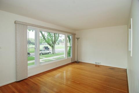 4538 Winchester Ave, Lyons, IL 60534 photo 2