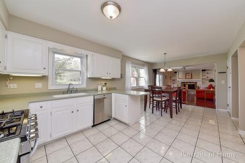 209 Willoway Dr, Naperville, IL 60540 photo 5