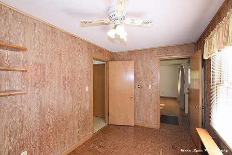 560 4th Ave, Aurora, IL 60505 photo 9