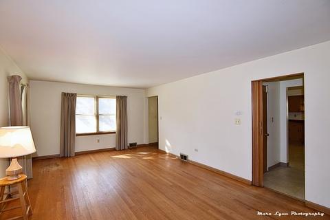 560 4th Ave, Aurora, IL 60505 photo 3