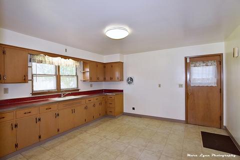 560 4th Ave, Aurora, IL 60505 photo 6