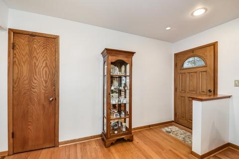 3244 Ronald Rd, Glenview, IL 60025 photo 2