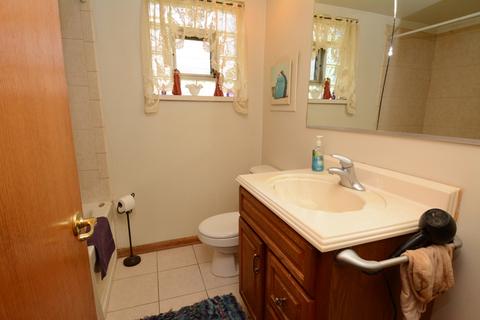 989 S Addison Rd, Addison, IL 60101 photo 15