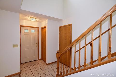 3096 Barnstable Ct, Aurora, IL 60504 photo 4