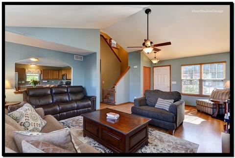 2004 Prairie Ridge Dr, Plainfield, IL 60586 photo 2