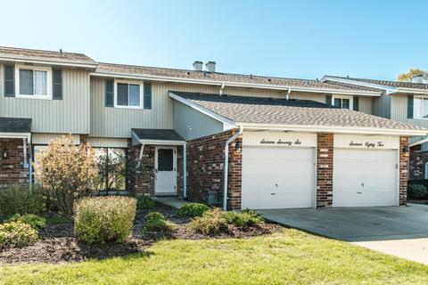 1676 Darwin Ct, Wheaton, IL 60189 photo 1