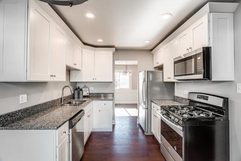 1676 Darwin Ct, Wheaton, IL 60189 photo 2