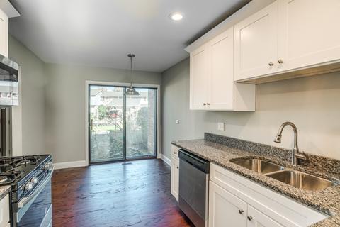 1676 Darwin Ct, Wheaton, IL 60189 photo 3